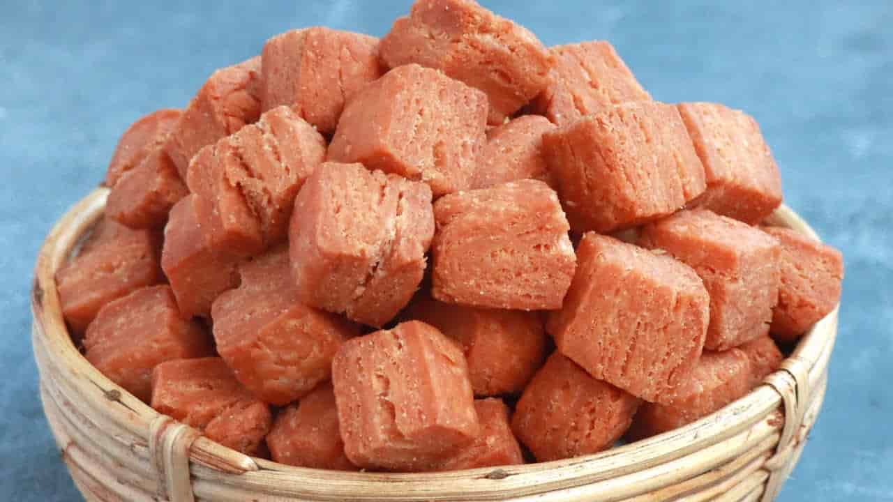 بستنی خشک هلویی دارای نشان سیب سلامت